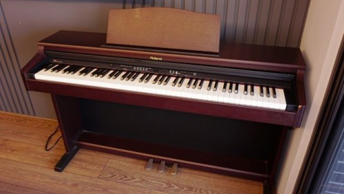 (已捐出)捐贈Roland電鋼琴